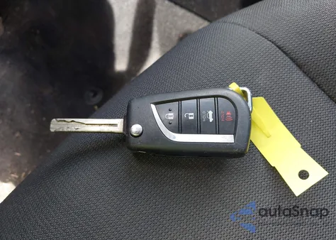 2021 Toyota Corolla Le z USA, uszkodzony, nr VIN JTDEPMAEXMJ178131